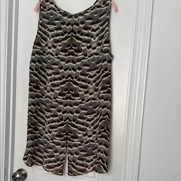 Rose & Olive Black and Gray Patterned Blouse - Picture 2 of 10